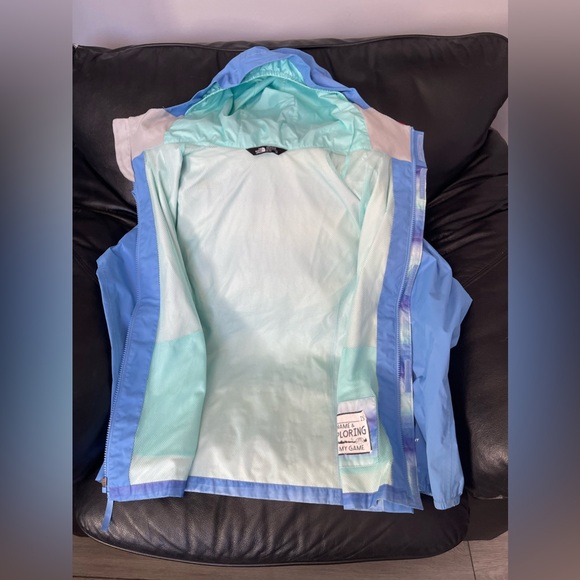 The NorthFace Rain Jacket/Light Jacket - Picture 7 of 7